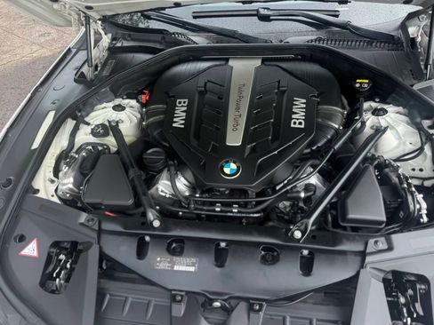 Used 2015 BMW 750Li RWD image 30