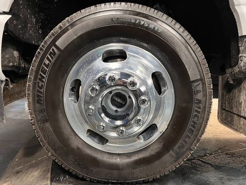 Used 2024 Ford F350 Lariat w/ Lariat Ultimate Package image 24