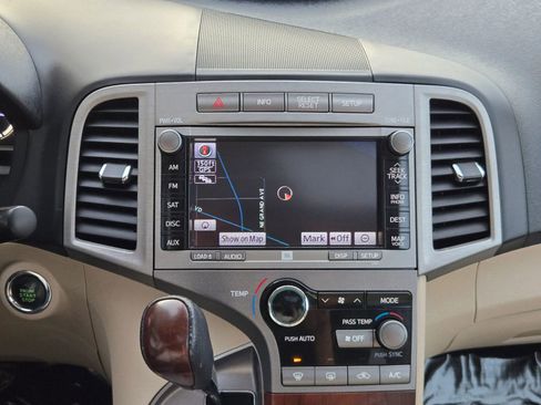 Used 2011 Toyota Venza AWD w/ Premium Pkg #2 image 25