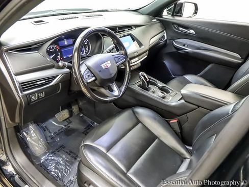 Used 2021 Cadillac XT4 Premium Luxury w/ Cold Weather Package FWD image 10