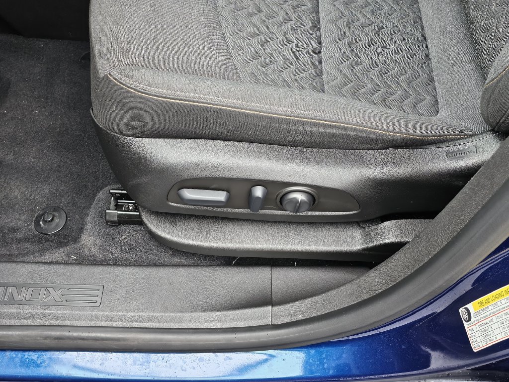 Used 2022 Chevrolet Equinox LT w/ Driver Convenience Package FWD image 18