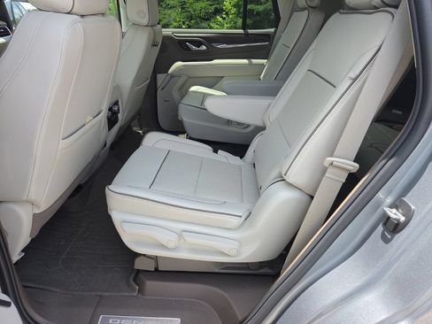 Used 2024 GMC Yukon Denali AWD/4WD image 5