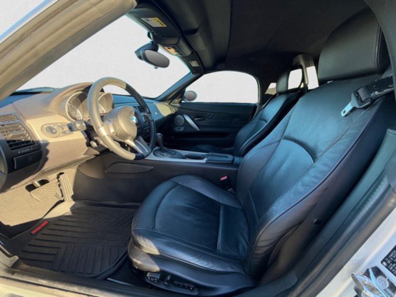 Used 2004 BMW Z4 2.5i RWD image 10