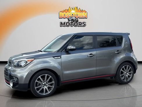 Used 2019 Kia Soul ! FWD image 2