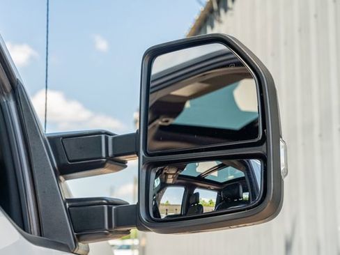 Used 2019 Ford F350 Lariat w/ Lariat Ultimate Package AWD/4WD image 13