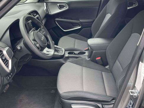 Used 2024 Kia Soul LX w/ Option Group 015 image 5