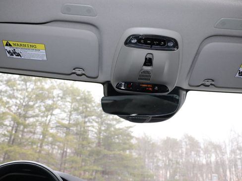 Used 2021 Volvo XC60 T5 Momentum w/ Premium Package image 38