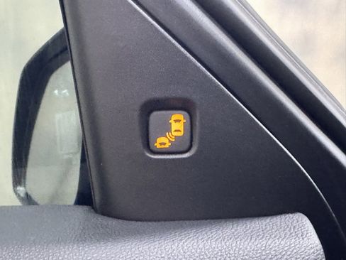 Used 2024 Acura RDX SH-AWD image 18