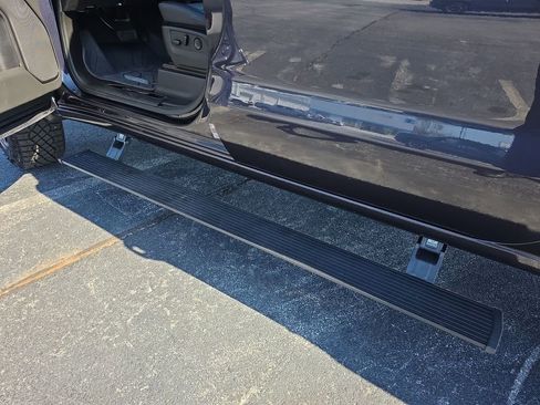 Certified 2022 Chevrolet Silverado 1500 ZR2 w/ Technology Package image 37