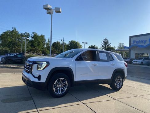 Used 2025 GMC Terrain Elevation AWD/4WD image 10