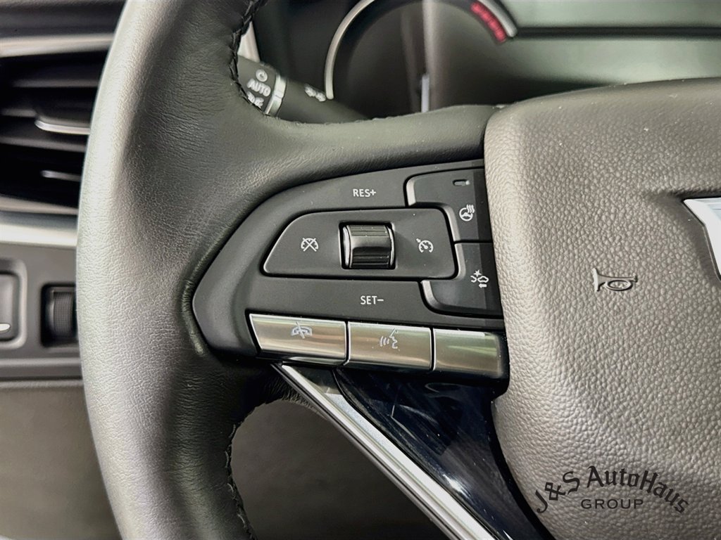 Used 2025 Cadillac XT6 Premium Luxury AWD/4WD image 13