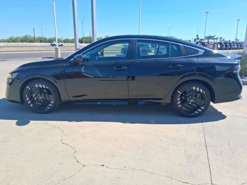 New 2026 Nissan Sentra SR w/ Floor Mat Package FWD image 3