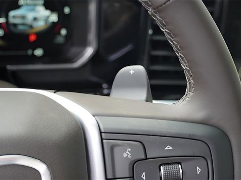 New 2026 GMC Sierra 1500 SLT image 18