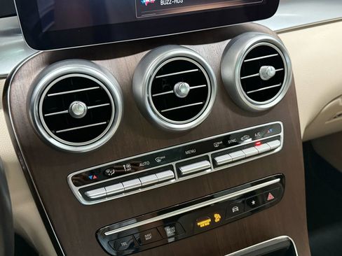 Used 2020 Mercedes-Benz GLC 300 image 31