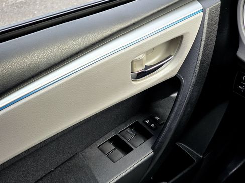 Used 2014 Toyota Corolla LE FWD image 26