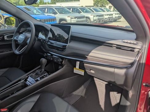 New 2026 Jeep Compass Latitude AWD/4WD image 38