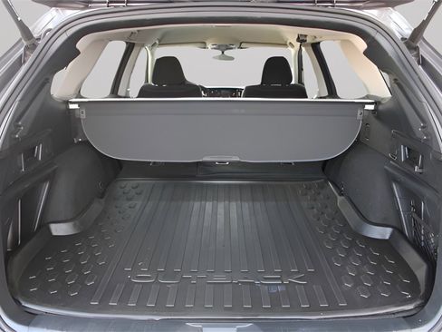 Used 2023 Subaru Outback Premium image 10