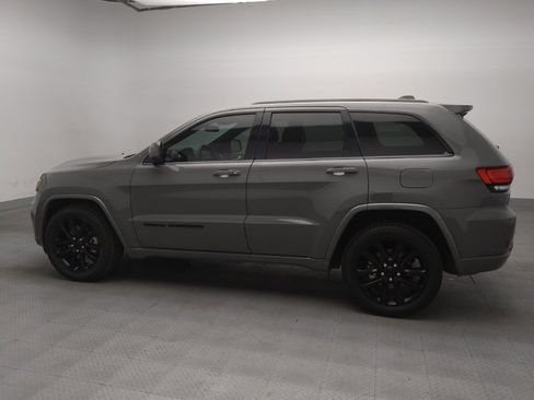 Used 2021 Jeep Grand Cherokee Laredo X RWD image 3