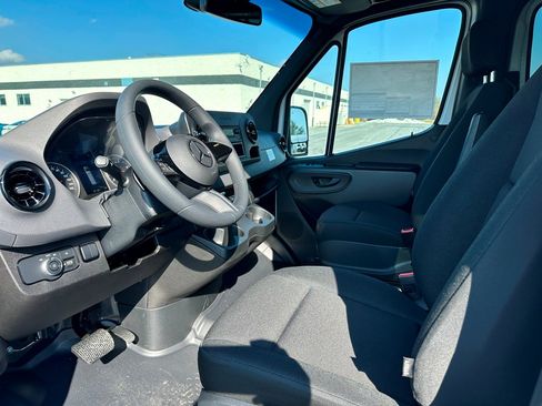 New 2026 Mercedes-Benz Sprinter 2500 image 9