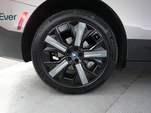 Used 2022 BMW iX xDrive50 w/ Convenience Package AWD/4WD image 22