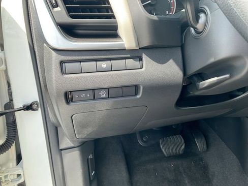 Used 2023 Nissan Rogue SV AWD/4WD image 17