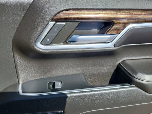 Used 2023 GMC Sierra 1500 SLE image 17