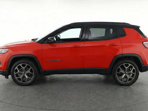 Used 2025 Jeep Compass Limited image 5