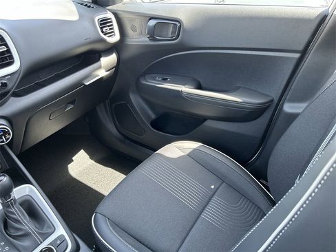 New 2025 Hyundai Venue Limited image 6