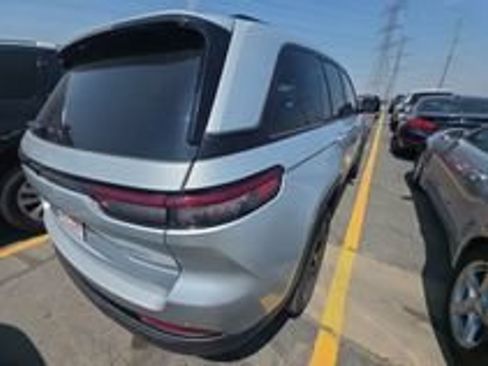 Used 2024 Jeep Grand Cherokee Altitude AWD/4WD image 16