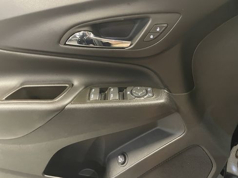 Used 2023 Chevrolet Equinox LT image 19