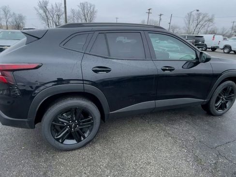 New 2026 Chevrolet Trax ACTIV w/ Sunroof Package image 2