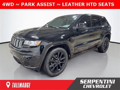 Used 2017 Jeep Grand Cherokee Altitude image 1
