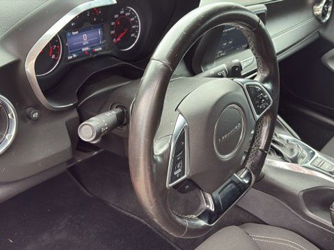 Used 2019 Chevrolet Camaro LT image 9