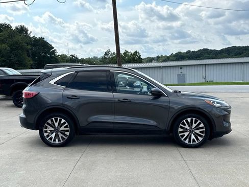 Used 2020 Ford Escape Titanium AWD/4WD image 17