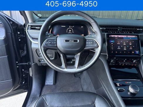 Used 2023 Jeep Grand Cherokee Limited AWD/4WD image 16