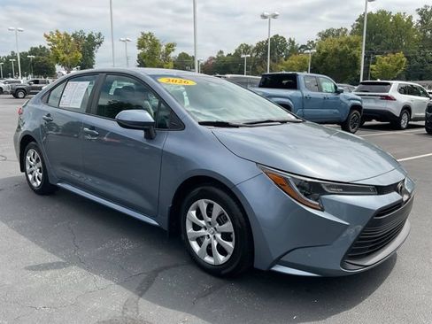 Used 2026 Toyota Corolla LE FWD image 5