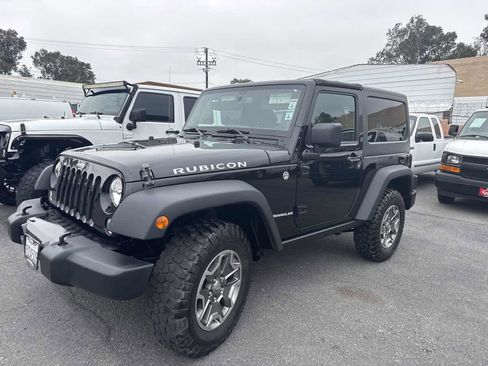 Used 2014 Jeep Wrangler Rubicon w/ Power Convenience Group AWD/4WD image 9