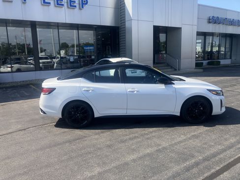 Used 2025 Nissan Sentra SR w/ Midnight Edition FWD image 8