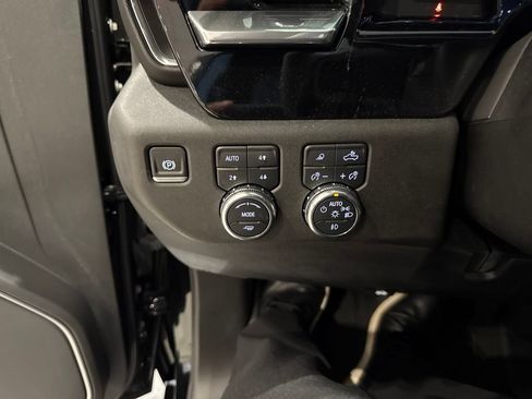 Used 2025 GMC Sierra 2500 SLT w/ SLT Premium Package AWD/4WD image 33
