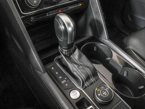 Used 2022 Volkswagen Atlas SE image 32