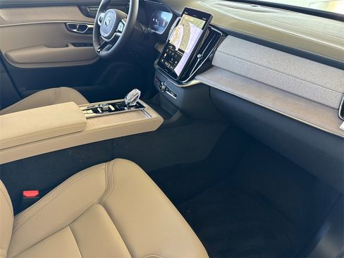 New 2026 Volvo XC90 T8 Plus image 16
