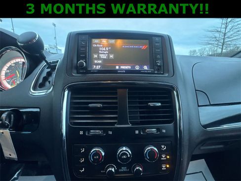 Used 2018 Dodge Grand Caravan SE image 15