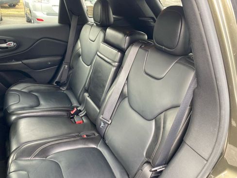 Used 2015 Jeep Cherokee Limited image 13