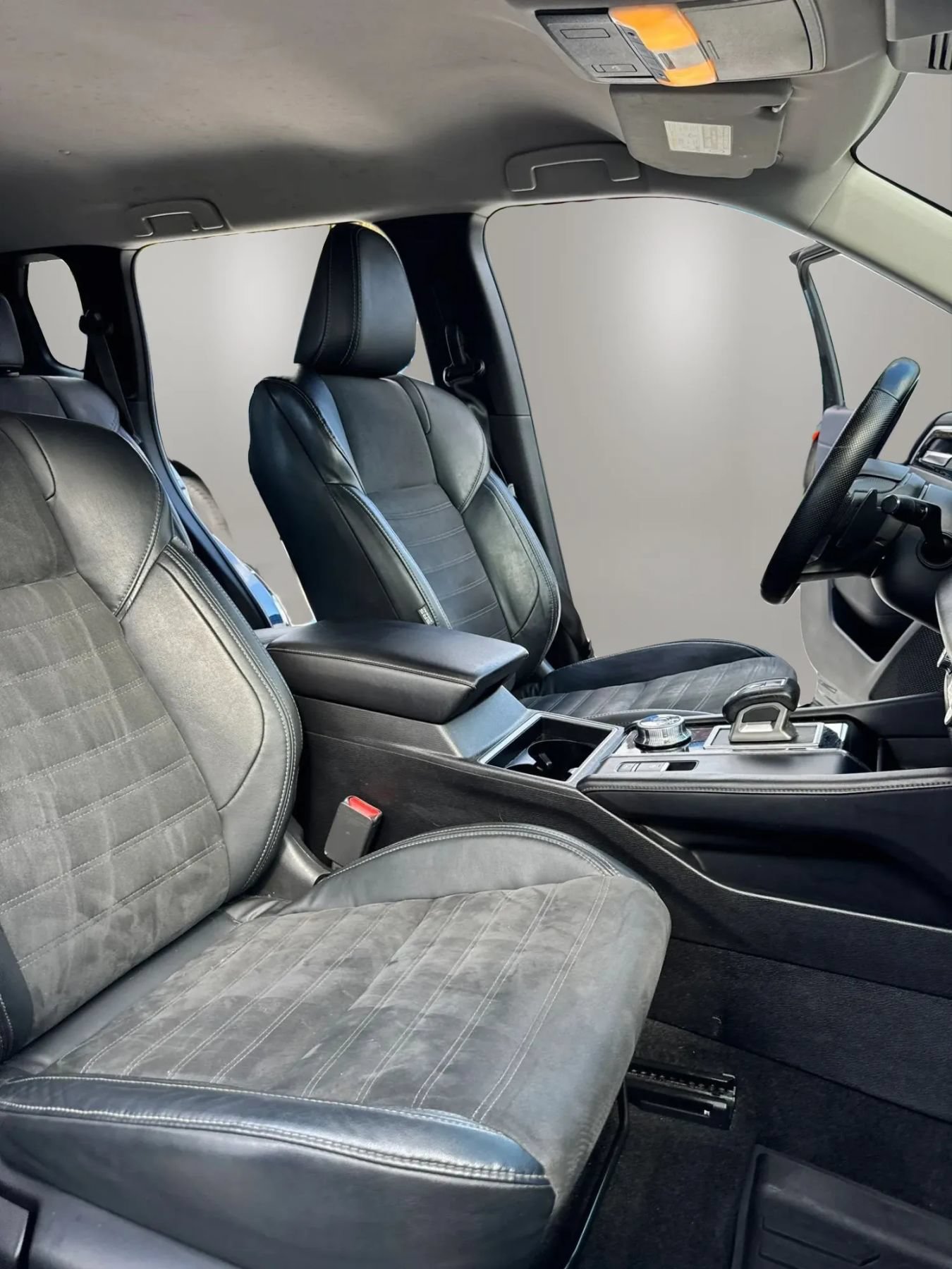 Used 2023 Mitsubishi Outlander SE FWD image 22