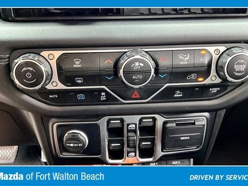 Used 2024 Jeep Wrangler Unlimited Rubicon 4xe AWD/4WD image 25