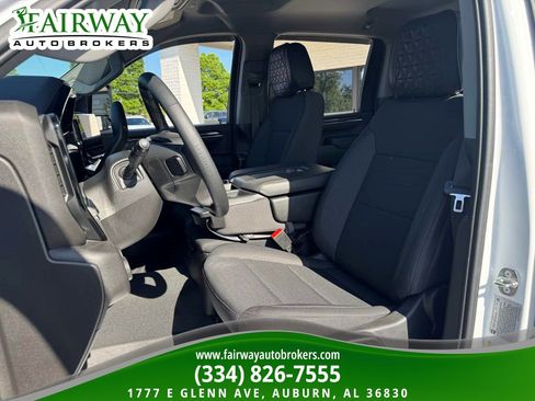 Used 2024 Chevrolet Silverado 3500 LT w/ Convenience Package image 10