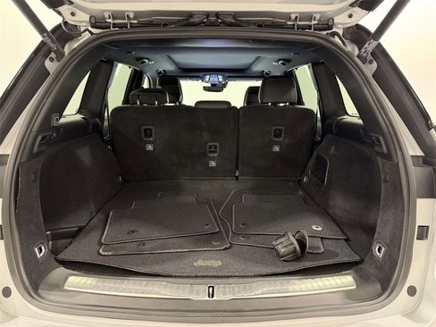 Certified 2024 Jeep Grand Cherokee Summit w/ Luxury Tech Group V image 11