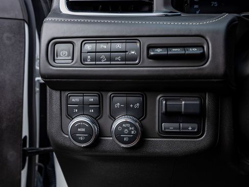 Used 2023 GMC Yukon Denali Ultimate w/ LPO, Floor Liner Package image 19