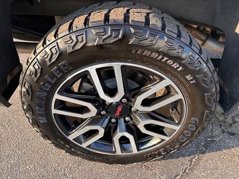 Certified 2024 GMC Sierra 1500 AT4 w/ Technology Package AWD/4WD image 34