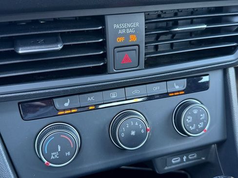Used 2024 Volkswagen Jetta Sport FWD image 32